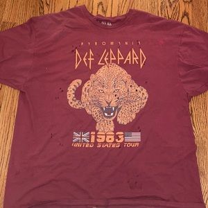 oversized def leppard t-shirt